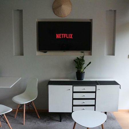 Old Town Garden Apartment Netflix Varşova Dış mekan fotoğraf