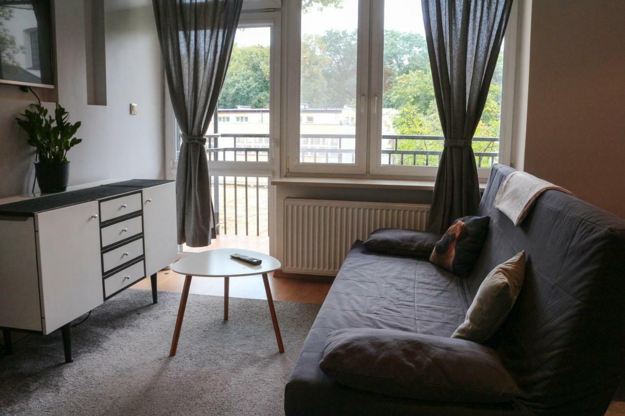 Old Town Garden Apartment Netflix Varşova Dış mekan fotoğraf